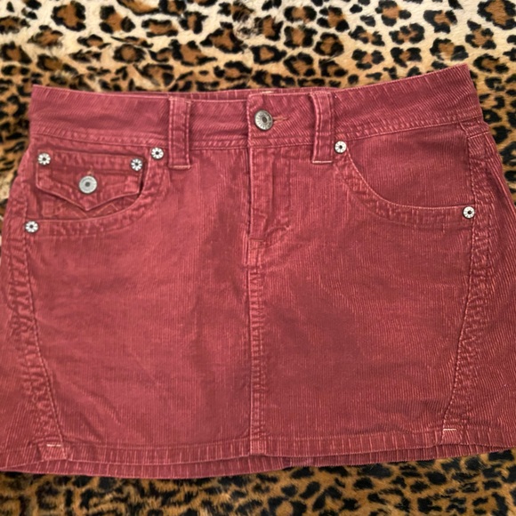 SOLD CROSS POSTED!!! UNIONBAY Corduroy Mini Skirt - Picture 3 of 6
